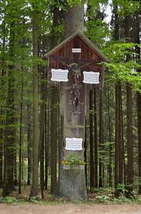 Die Steinerne Kapelle mit dem christianisierten